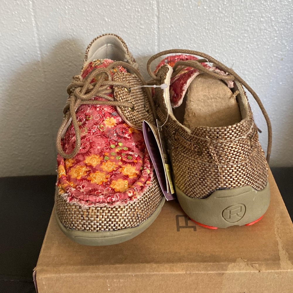Girls roper lace up shoe